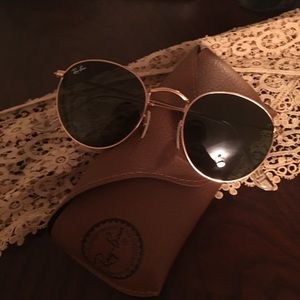 LIKE NEW round ray ban sunglasses